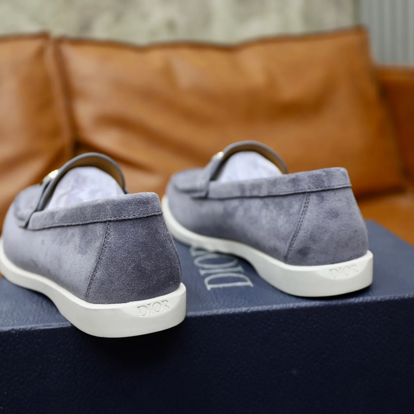 Ex-factory price: 540🙅‍♂️🙅‍♂️🙅‍♂️ Brand: Dior DIOR Standard code: Men's code 38/44 (45 can be customized) Grade: Same as the official website Material: Original cowhide stitching, cowhide lining, original TPU wear-resistant soft outsole Style categories: Leisure and sports version, footwear for driving, young fashion, European and American trends, British style Color: actual picture color